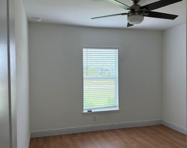 1724 Nw 13th Terrace - Photo Thumbnail 15