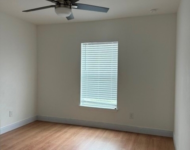1724 Nw 13th Terrace - Photo Thumbnail 16