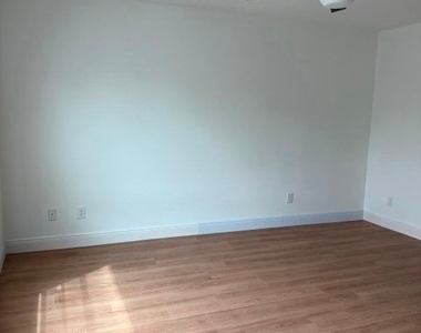 1724 Nw 13th Terrace - Photo Thumbnail 10
