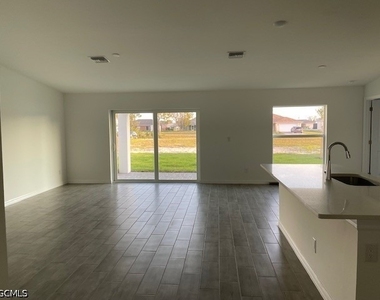 1724 Nw 13th Terrace - Photo Thumbnail 4