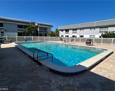 22375 Edgewater Drive - Photo Thumbnail 4