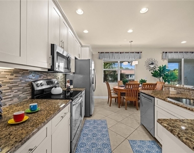 6533 Monterey Point - Photo Thumbnail 14