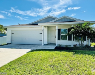 2909 Ne 6th Place - Photo Thumbnail 1