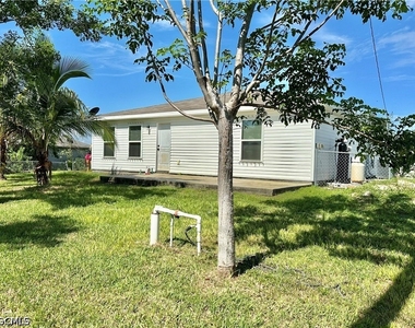2909 Ne 6th Place - Photo Thumbnail 5