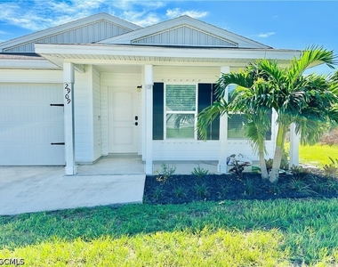 2909 Ne 6th Place - Photo Thumbnail 2