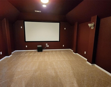 2318 Nashmor Drive - Photo Thumbnail 22
