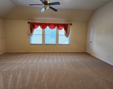 2318 Nashmor Drive - Photo Thumbnail 24