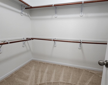 2318 Nashmor Drive - Photo Thumbnail 17