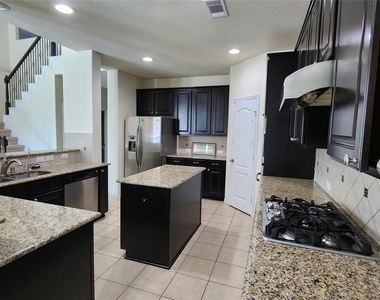 2318 Nashmor Drive - Photo Thumbnail 6