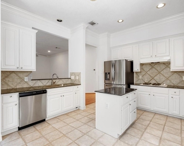 5913 Dolores Street - Photo Thumbnail 13