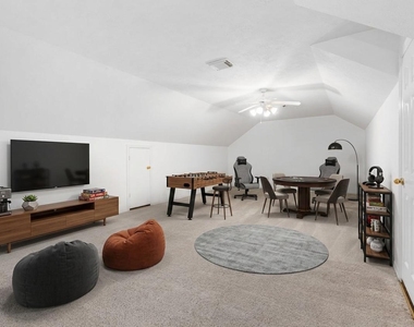 5913 Dolores Street - Photo Thumbnail 4