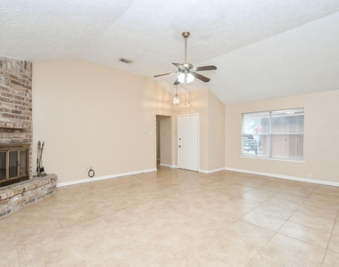 15919 Val Verde Drive - Photo Thumbnail 8