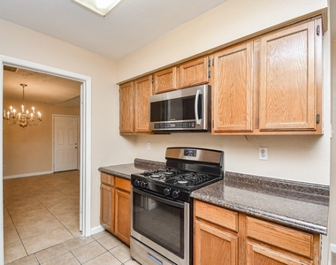 15919 Val Verde Drive - Photo Thumbnail 13