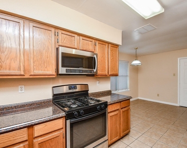 15919 Val Verde Drive - Photo Thumbnail 14