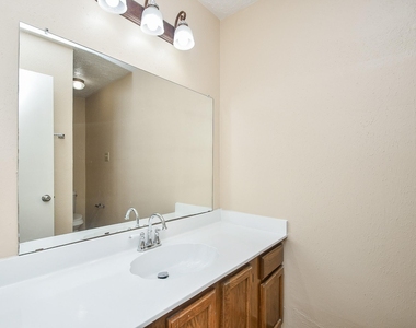 15919 Val Verde Drive - Photo Thumbnail 28