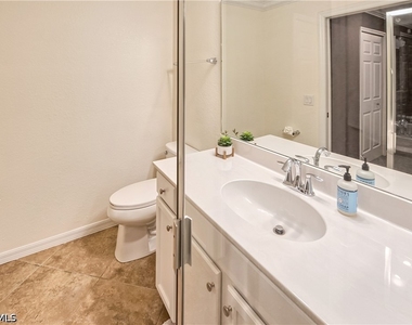 9723 Acqua Court - Photo Thumbnail 13