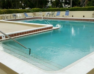1400 Green Valley Circle - Photo Thumbnail 5