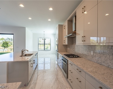 12813 Hawkins Drive - Photo Thumbnail 11