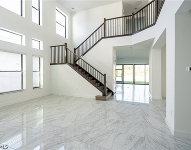 12813 Hawkins Drive - Photo Thumbnail 2