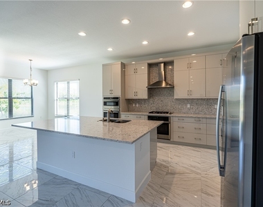 12813 Hawkins Drive - Photo Thumbnail 9