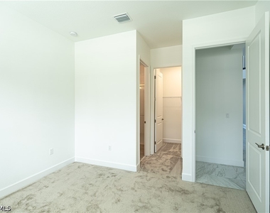 12813 Hawkins Drive - Photo Thumbnail 16