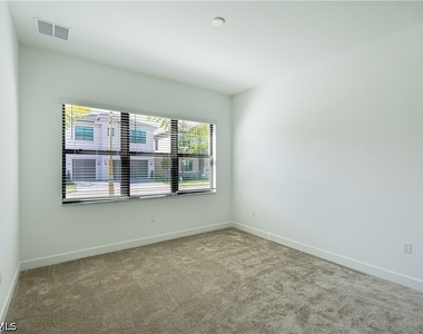 12813 Hawkins Drive - Photo Thumbnail 15