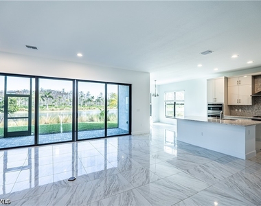 12813 Hawkins Drive - Photo Thumbnail 7