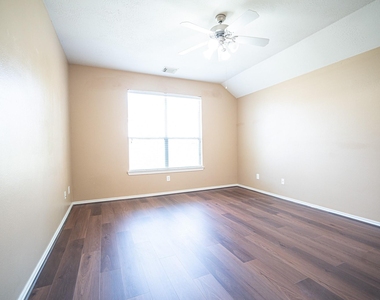 7318 Chasegrove Lane - Photo Thumbnail 19