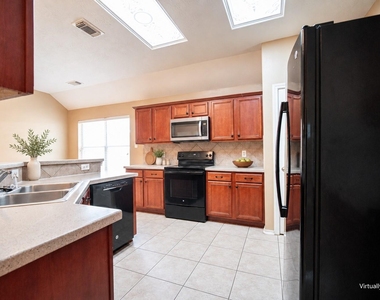 7318 Chasegrove Lane - Photo Thumbnail 3