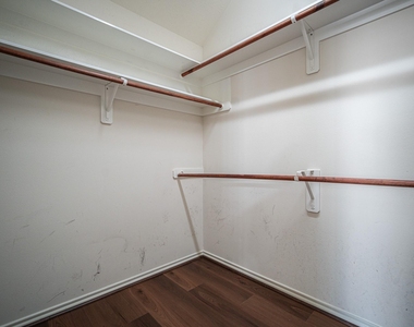 7318 Chasegrove Lane - Photo Thumbnail 25