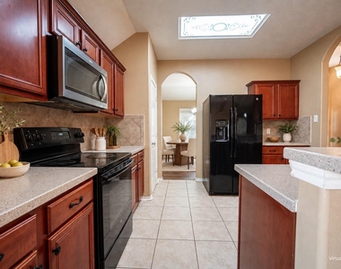 7318 Chasegrove Lane - Photo Thumbnail 5