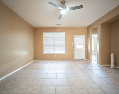 7318 Chasegrove Lane - Photo Thumbnail 13