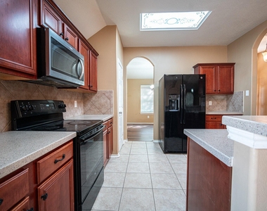 7318 Chasegrove Lane - Photo Thumbnail 6