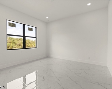 532 Lone Star Lane - Photo Thumbnail 16