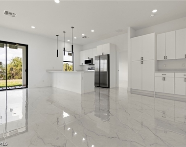 532 Lone Star Lane - Photo Thumbnail 11
