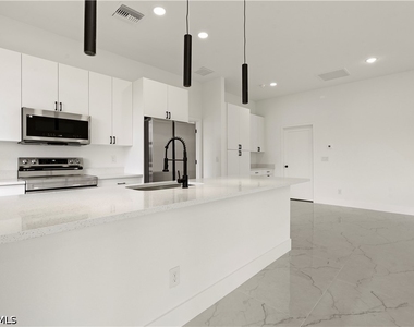 532 Lone Star Lane - Photo Thumbnail 15