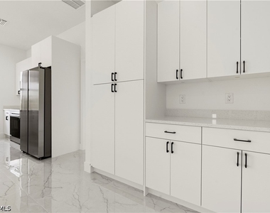 532 Lone Star Lane - Photo Thumbnail 12