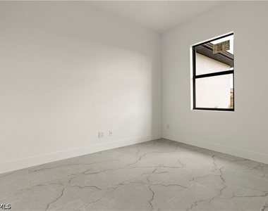 532 Lone Star Lane - Photo Thumbnail 24