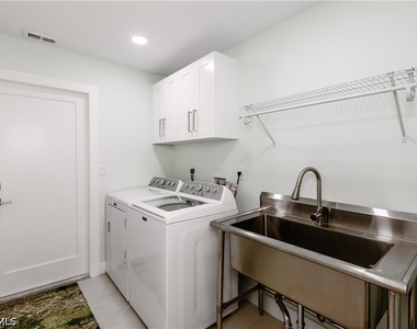 3511 17th Avenue Sw - Photo Thumbnail 23