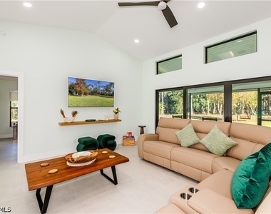 3511 17th Avenue Sw - Photo Thumbnail 12