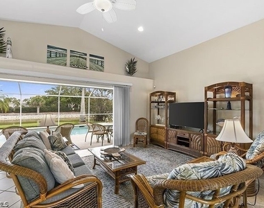 8432 Indian Wells Way - Photo Thumbnail 12