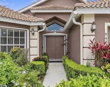 8432 Indian Wells Way - Photo Thumbnail 3