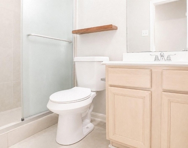8515 Westknoll Lane - Photo Thumbnail 18