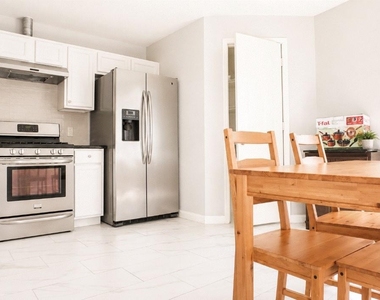8515 Westknoll Lane - Photo Thumbnail 8