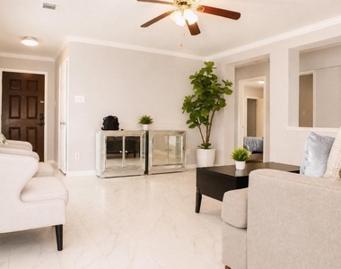 8515 Westknoll Lane - Photo Thumbnail 5