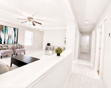 8515 Westknoll Lane - Photo Thumbnail 6