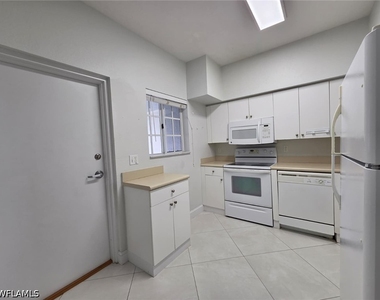 8408 Bernwood Cove Loop - Photo Thumbnail 5