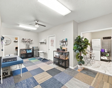 1224 Holland Avenue - Photo Thumbnail 18
