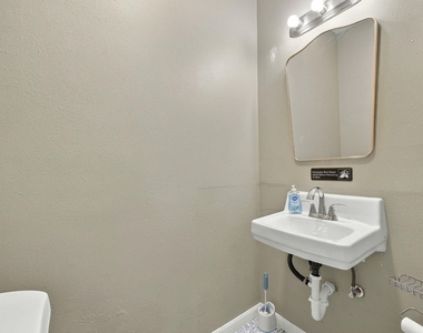 1224 Holland Avenue - Photo Thumbnail 17