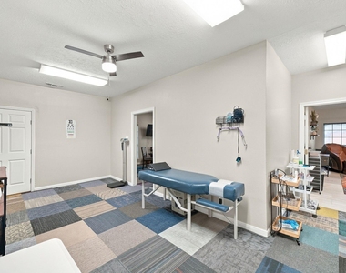 1224 Holland Avenue - Photo Thumbnail 22
